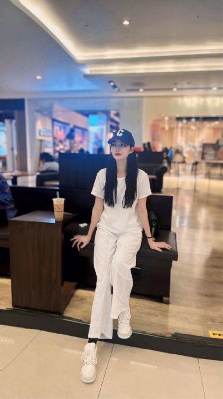 卖火柴的小女孩的第一张照片--昆明相亲服务中心