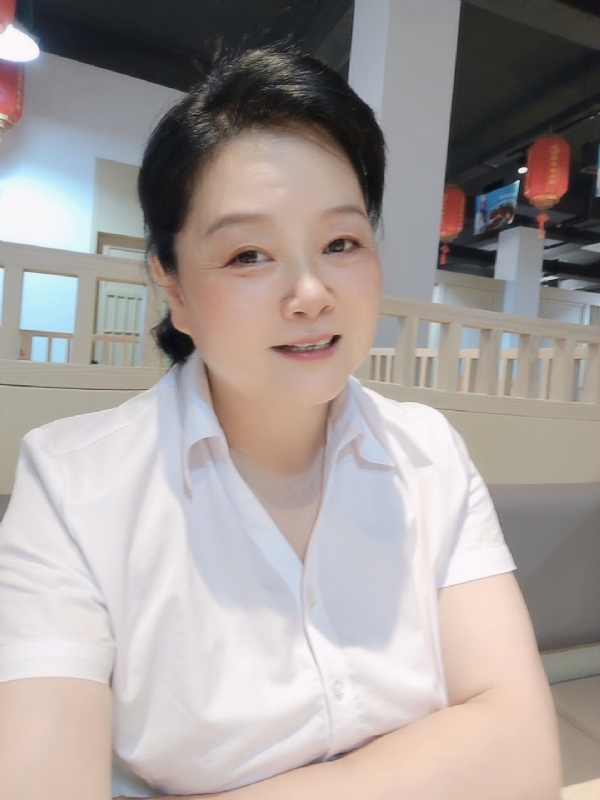 丁姐爱生活的第一张照片--昆明相亲服务中心