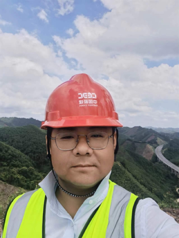 冰城小土匪的第一张照片--昆明相亲服务中心