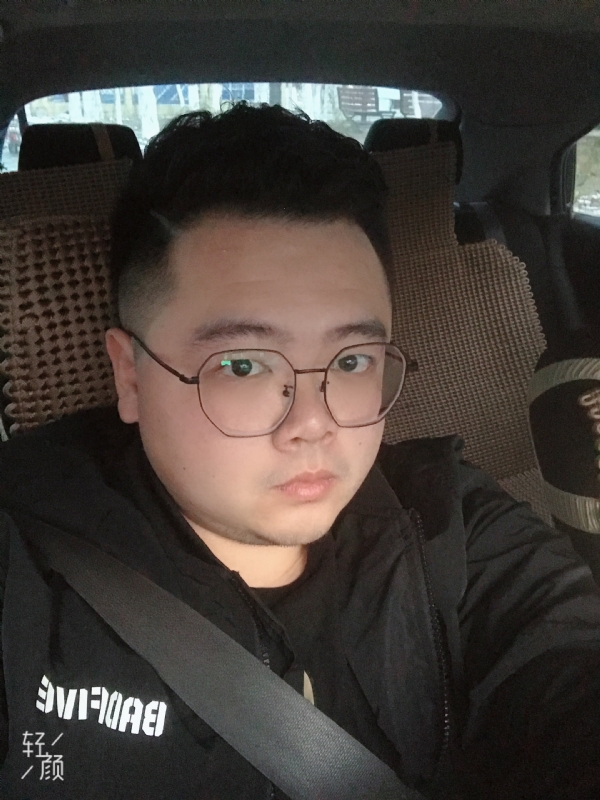 欢笑的第一张照片--昆明相亲服务中心