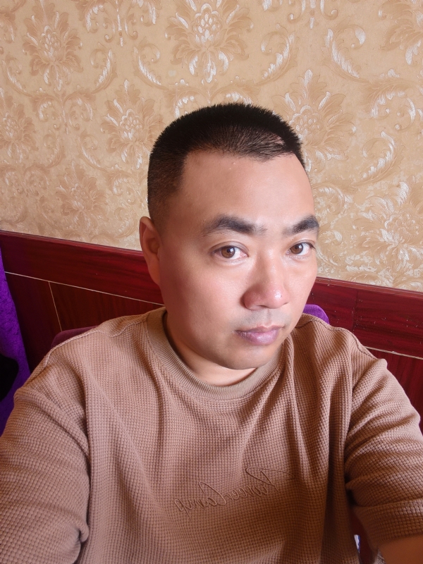 擦亮眼睛向前看的第二张照片--昆明相亲服务中心