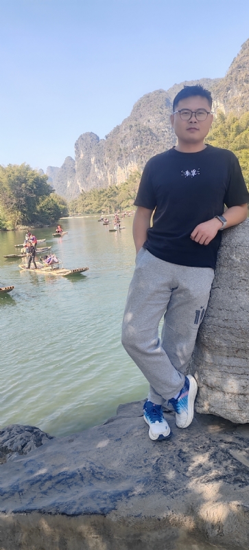 受过伤的狼的第二张照片--昆明相亲服务中心