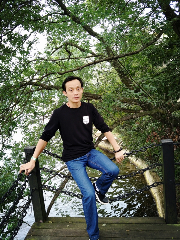 易进的第一张照片--昆明相亲服务中心