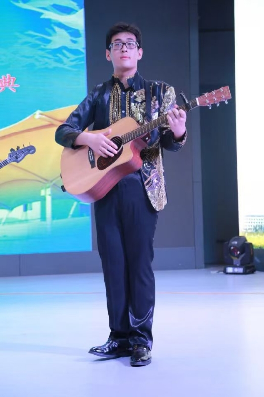 一叶知秋ZG的第一张照片--昆明相亲服务中心