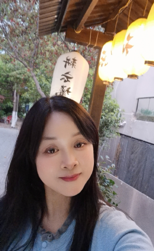 伊伊的第一张照片--昆明相亲服务中心