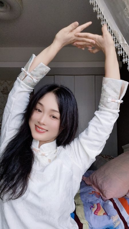 伊伊的第三张照片--昆明相亲服务中心