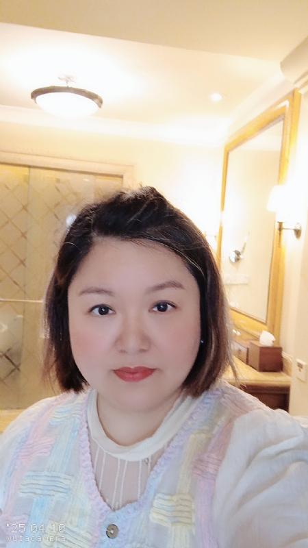 衎静玲瓏的第一张照片--昆明相亲服务中心