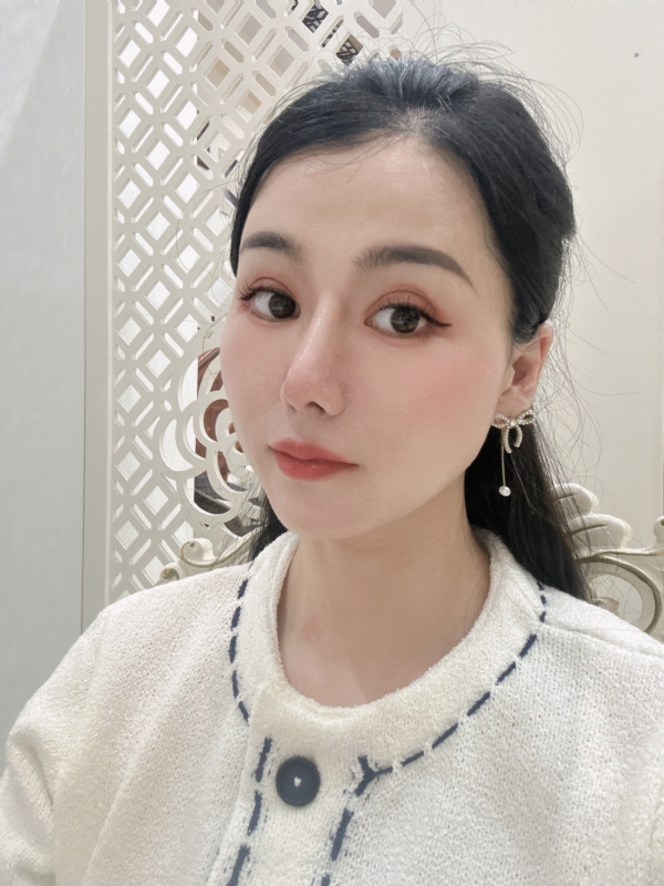 金莉的第一张照片--昆明相亲服务中心