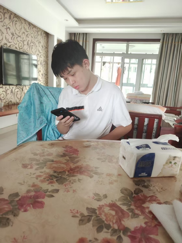 铁在烧的第一张照片--昆明相亲服务中心