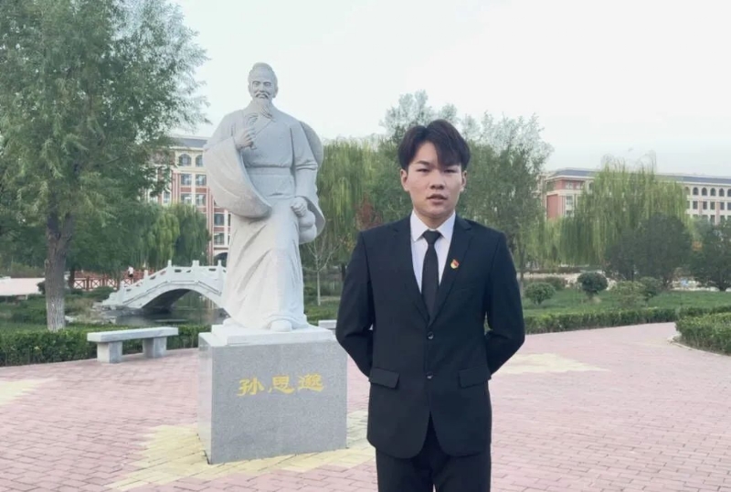 尚明月的第一张照片--昆明相亲服务中心