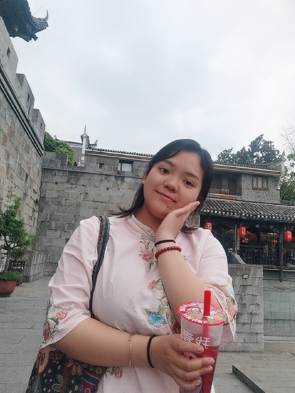 敏兮小沫的第三张照片--昆明相亲服务中心