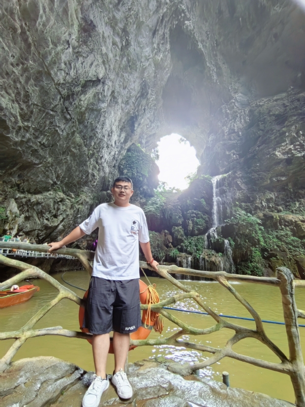 慎独的第二张照片--昆明相亲服务中心