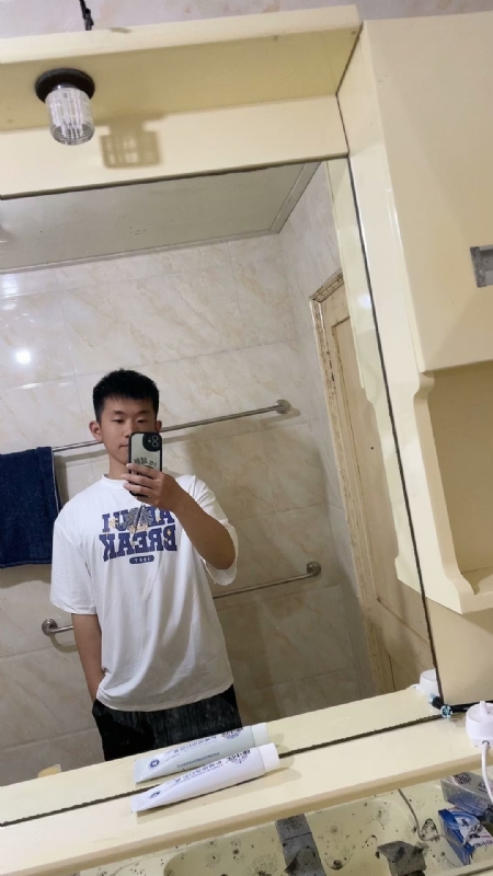 哈哈的第一张照片--昆明相亲服务中心