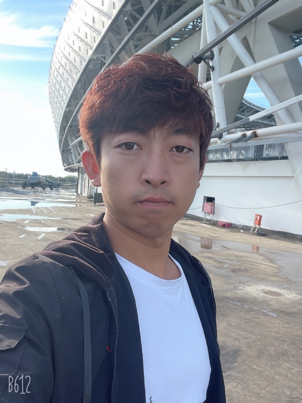 绅士大男孩的第一张照片--昆明相亲服务中心