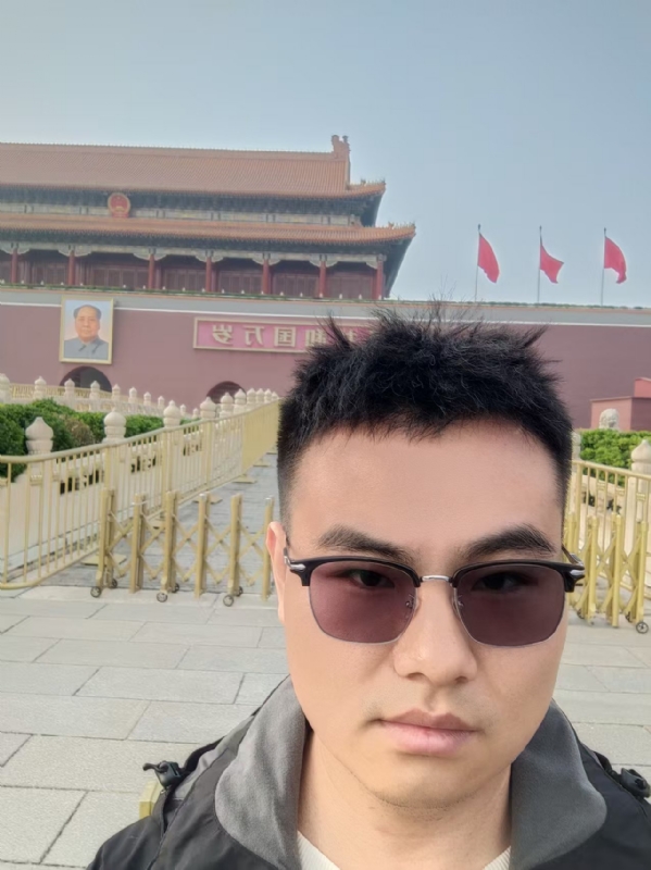 喧嚣的风的第一张照片--昆明相亲服务中心