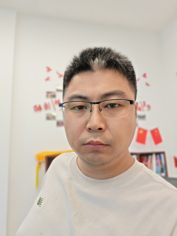 苦海寻舟的第一张照片--昆明相亲服务中心