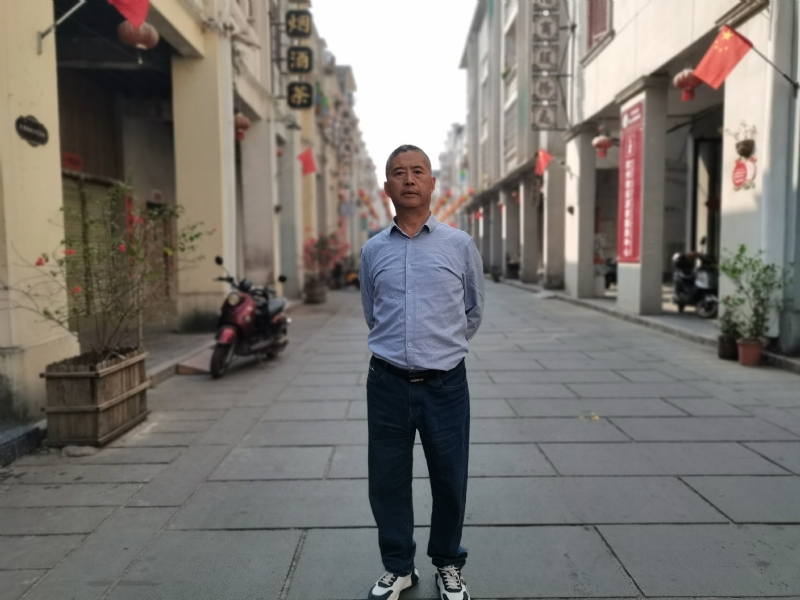 一粒尘埃的第一张照片--昆明相亲服务中心