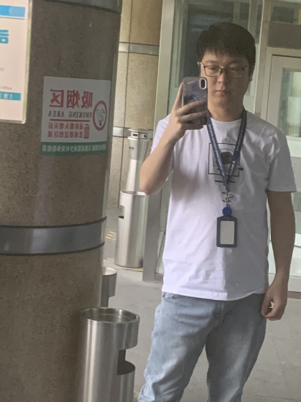 潜伏的第一张照片--昆明相亲服务中心