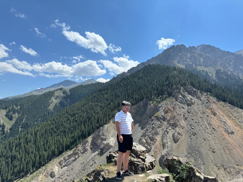 从众的第一张照片--昆明相亲服务中心