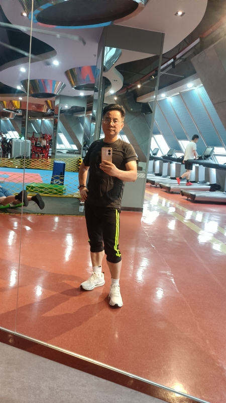 凭水相逢的第一张照片--昆明相亲服务中心