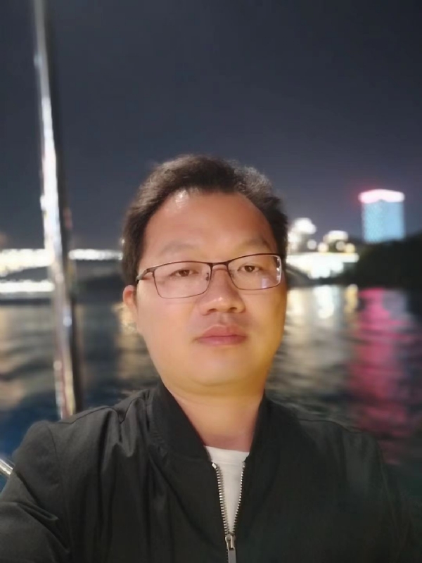 祝你平安的第一张照片--昆明相亲服务中心