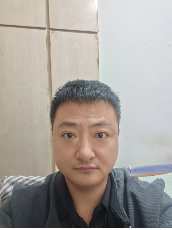 追爱大叔的第一张照片--昆明相亲服务中心