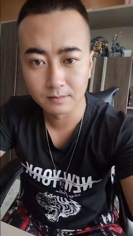 Luck耀的第一张照片--昆明相亲服务中心