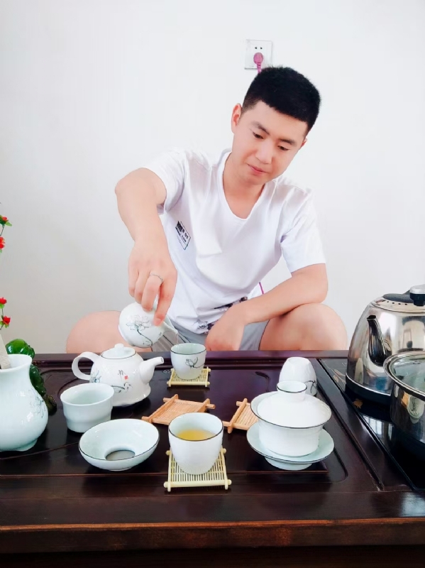 日月的第二张照片--昆明相亲服务中心