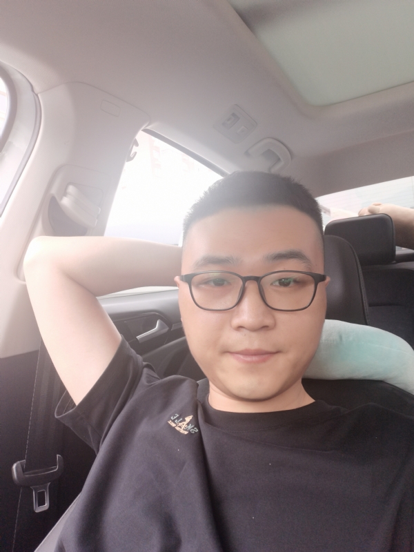 JingY的第一张照片--昆明相亲服务中心