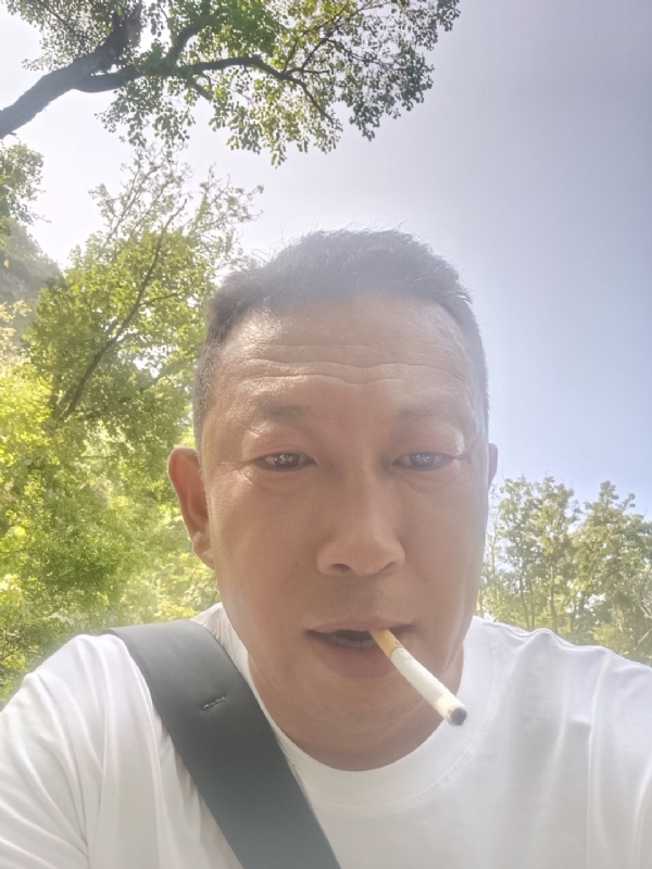 中年大叔的第一张照片--昆明相亲服务中心
