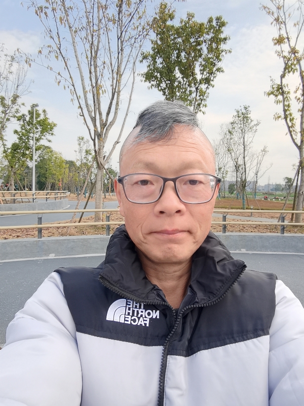 做喜欢的事的第一张照片--昆明相亲服务中心