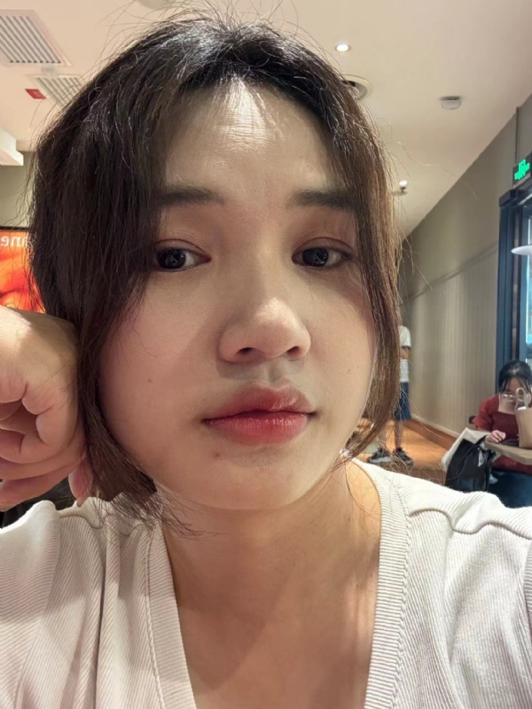 粉墨的第一张照片--昆明相亲服务中心