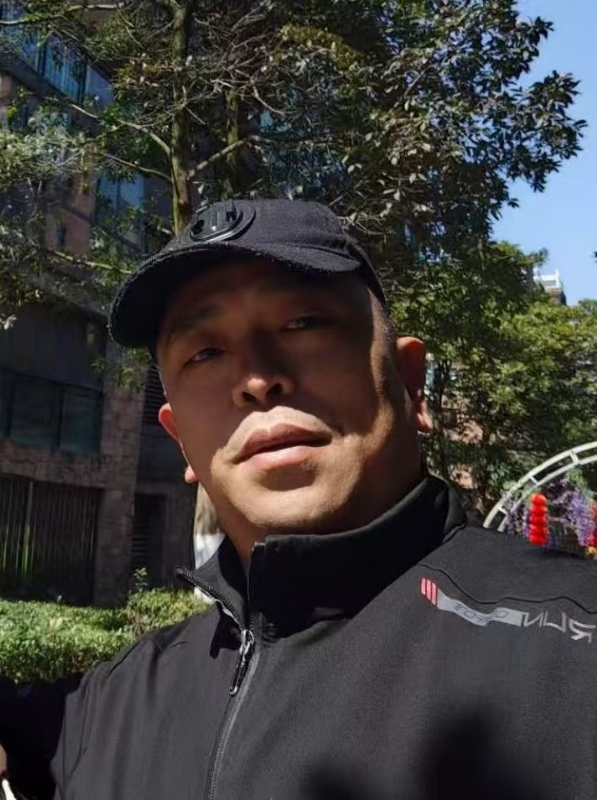 蓝色海洋的第一张照片--昆明相亲服务中心